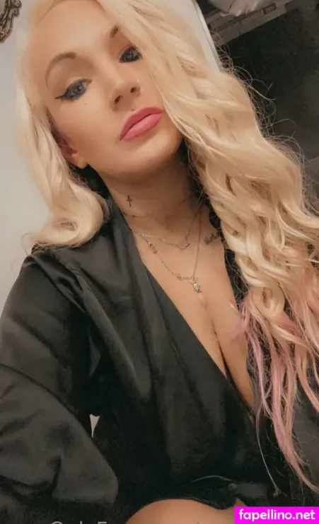 Roxannerye OnlyFans Thumbnail #p7wuZIrAc8