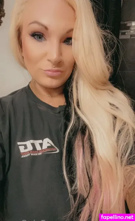 Roxannerye OnlyFans Thumbnail #tBHt0MAxQm