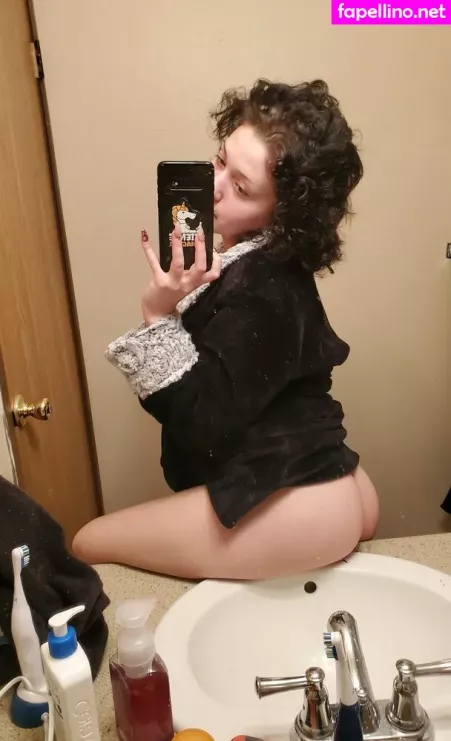 Roxianaravyn OnlyFans Thumbnail #gBvDeDo2Uz