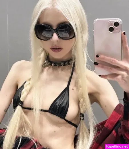 Roxiechelon2 OnlyFans Thumbnail #3CiE6GOASa