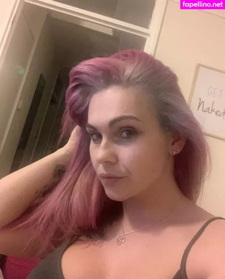 Roxikeogh OnlyFans Thumbnail #UqCBA2wuwb