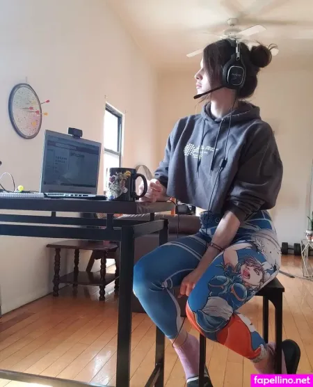 Roxiotaku OnlyFans Thumbnail #mhx9W60eA6