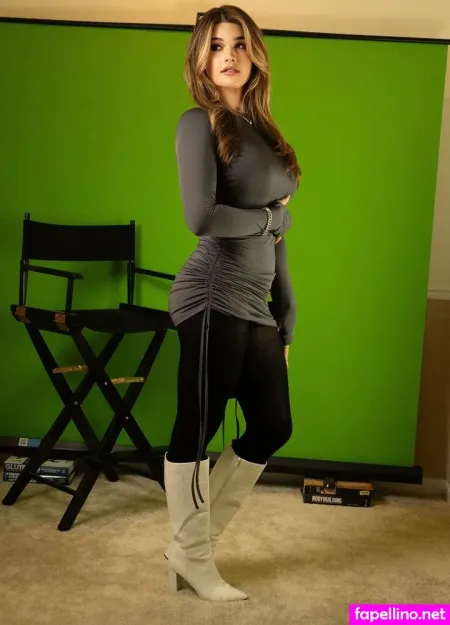 Roxiotaku OnlyFans Thumbnail #qMxUroIcl3