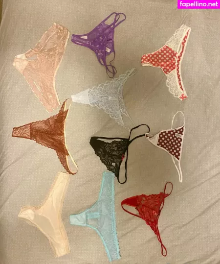 Roxirenay OnlyFans Thumbnail #6YEsFarBT1