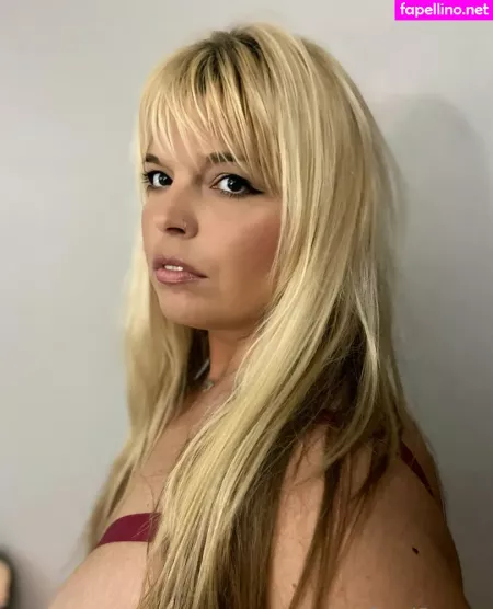 Roxirenay OnlyFans Thumbnail #j46sg1SoXv