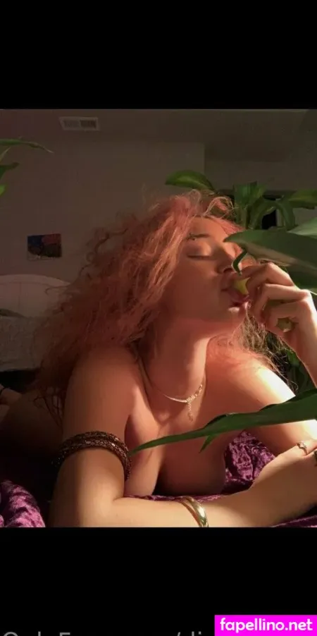 Roxxiefoxx OnlyFans Thumbnail #q5tqfmQCV1