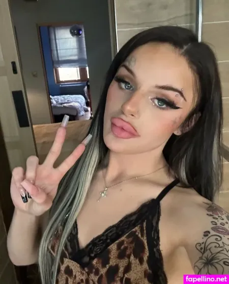 Roxxiquinzell OnlyFans Thumbnail #HncubqRCNp