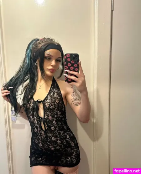 Roxxiquinzell OnlyFans Thumbnail #q2eEBTolQ6