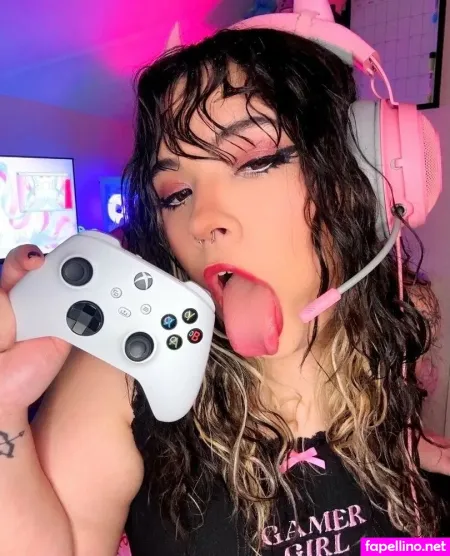 Roxxiruthless Main Profile Photo