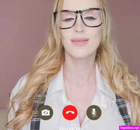 Roxy Cox OnlyFans Thumbnail #OvWaAbtm0N