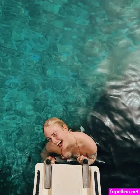 Roxy Dekker OnlyFans Thumbnail #CkJu0cyYEG