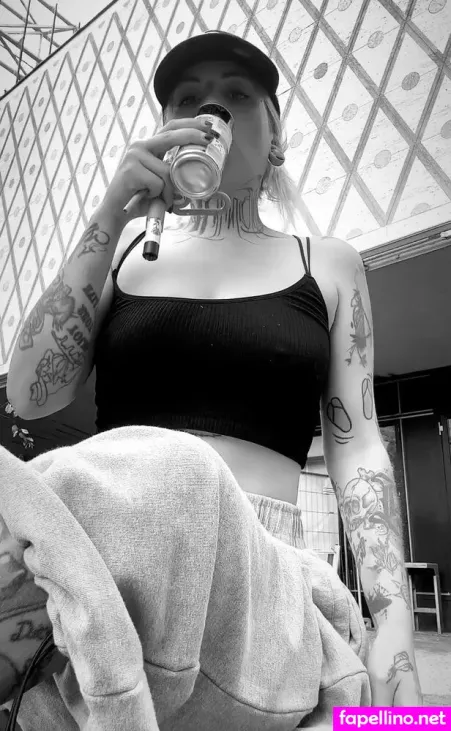 Roxy Wayne OnlyFans Thumbnail #7kKIKA3aMP