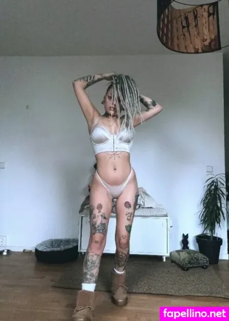 Roxy Wayne OnlyFans Thumbnail #7wgrsaV6xN