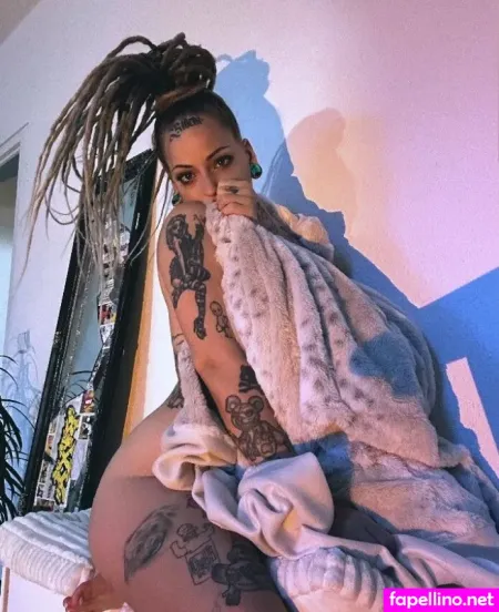 Roxy Wayne OnlyFans Thumbnail #XLKSlKn25m