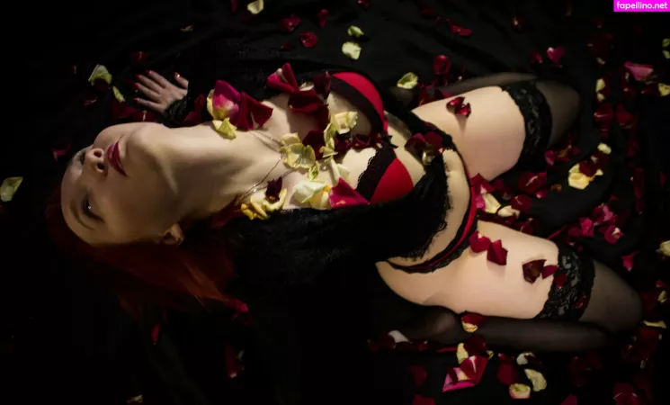 Roxykitsune OnlyFans Thumbnail #rPd1PRAgTv