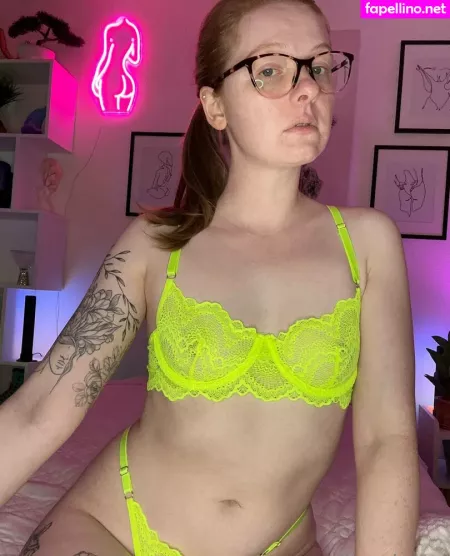 Roxyredheadxoxo OnlyFans Thumbnail #JKgYBvS9RW
