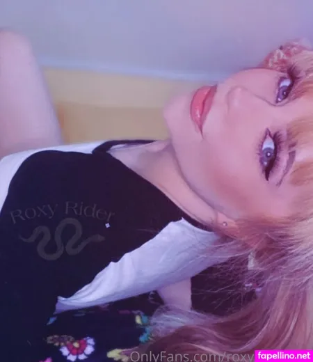 Roxyriderfree OnlyFans Thumbnail #W6LeRebNn0