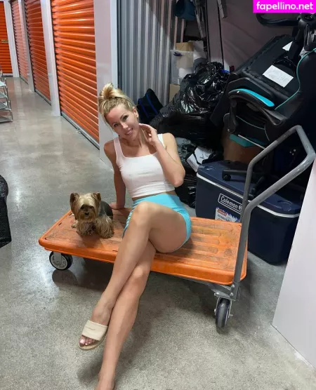 Roxyyfoxx OnlyFans Thumbnail #F1nMXfPOLK