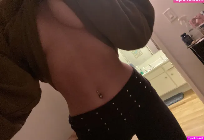 Royal Wednesday OnlyFans Thumbnail #hJoqLZ4LUM