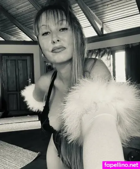 Royalmasterqueen OnlyFans Thumbnail #45cSm7idoJ