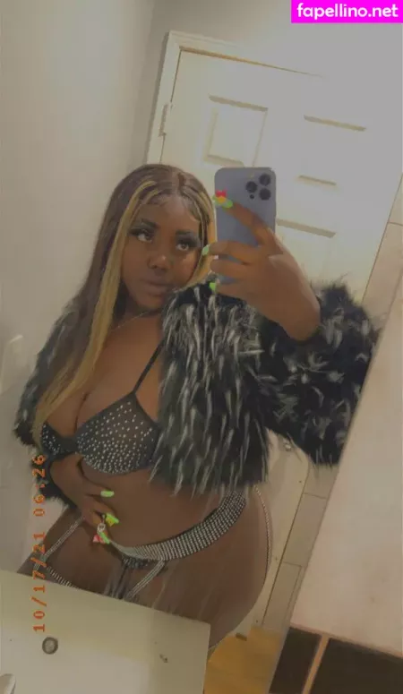 Royalmulaah OnlyFans Thumbnail #1OOM1XaMS9