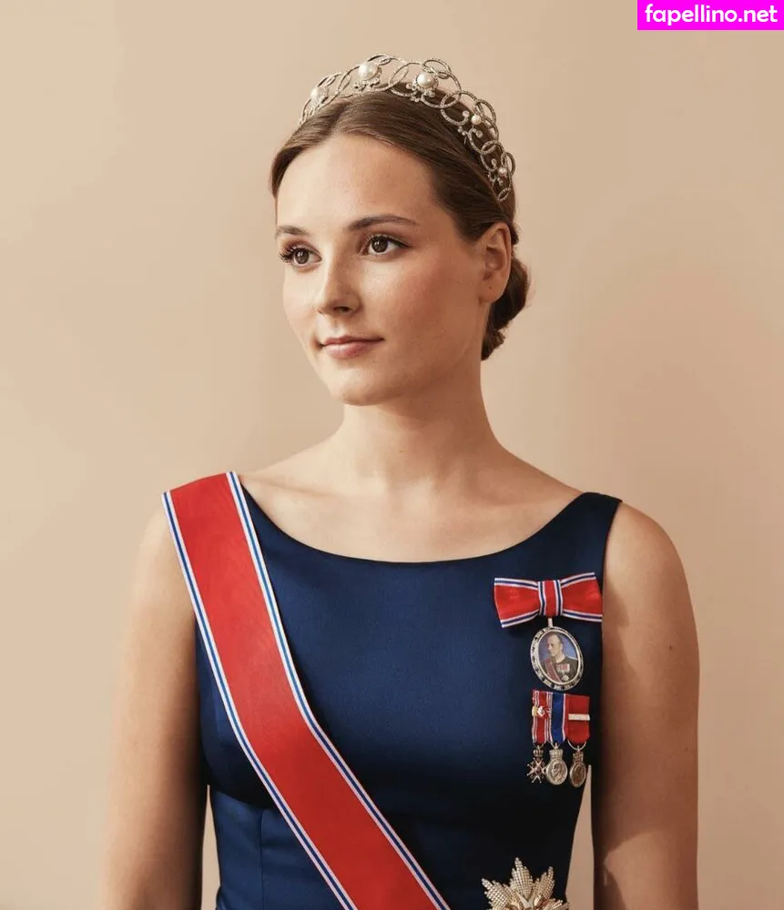 royalspolylife, theroyalfamily Nude Leaked OnlyFans Photo #dyvyMTxcQ7