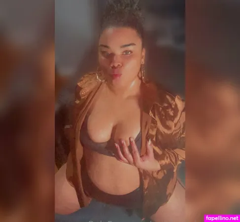 Royalsmfplayhousex OnlyFans Thumbnail #2s9Lb0iTTT