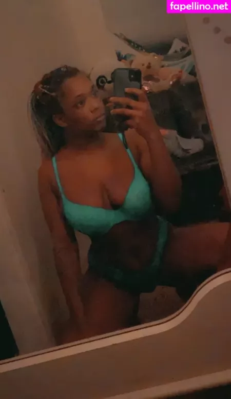 Royalty2000 OnlyFans Thumbnail #1EhPSeo6q0