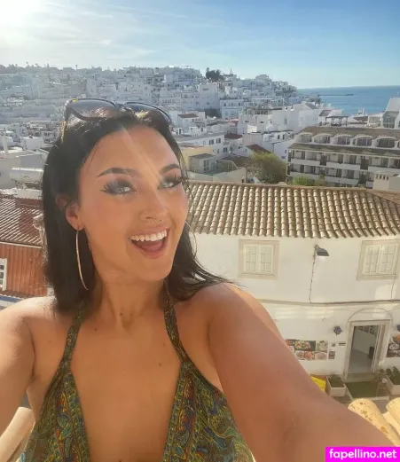Roz Hill OnlyFans Thumbnail #J1zlpnnqjZ