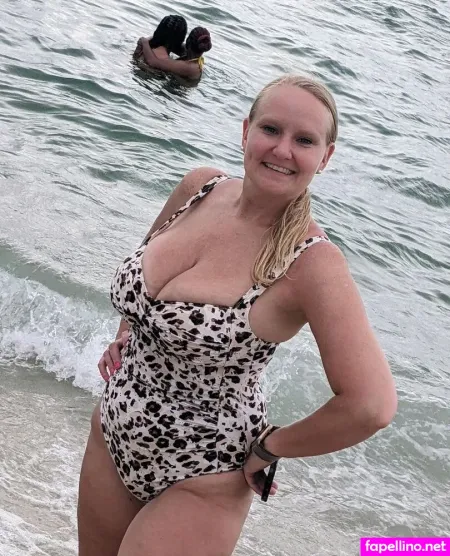 Rozay Bae OnlyFans Thumbnail #2gclN5flSl