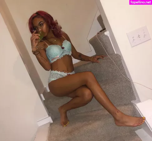 Rozay Molly OnlyFans Thumbnail #8vQQxp7EYo
