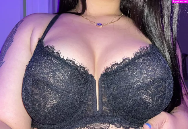 Rrissarae OnlyFans Thumbnail #XqVFLl6xe0