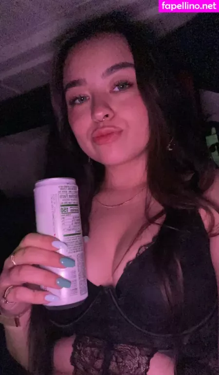 Rrissarae OnlyFans Thumbnail #xZnV2Y1aso