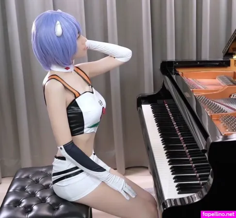 Ru S Piano OnlyFans Thumbnail #8EmoaozE8E