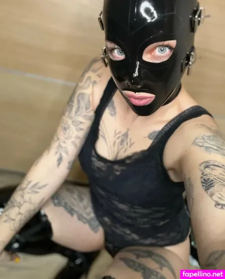 Rubber Tulip OnlyFans Thumbnail #2W9BHCm6S8