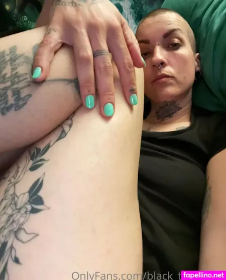 Rubber Tulip OnlyFans Thumbnail #HpHc2deKr7