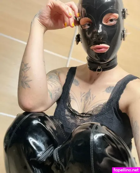 Rubber Tulip OnlyFans Thumbnail #RUTy6wFM1g