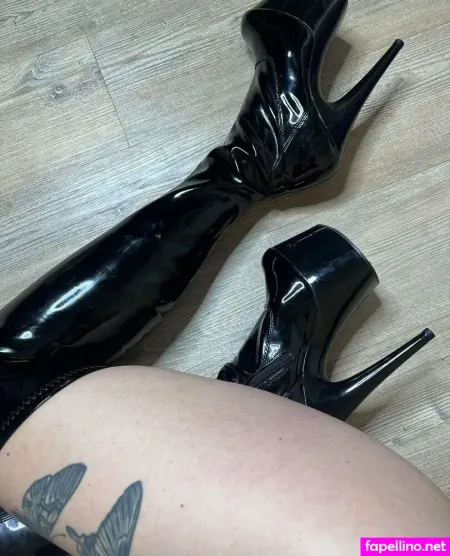 Rubber Tulip OnlyFans Thumbnail #TpILUpx75q