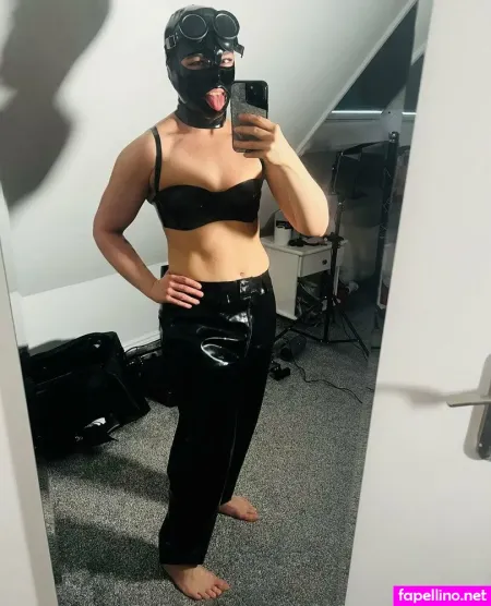 Rubberemilyfree 1 OnlyFans Thumbnail #yw0kwb9Ntt