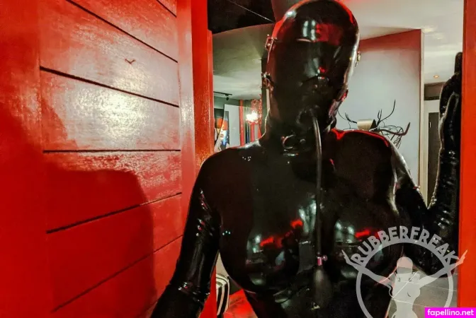 Rubberfreak OnlyFans Thumbnail #ZcOXduJigM