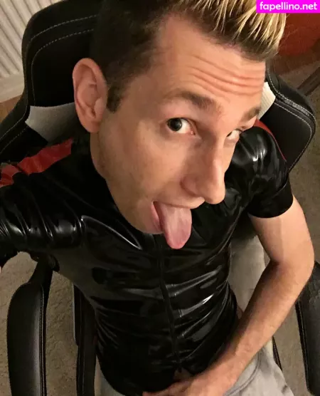 Rubberskaterboy OnlyFans Thumbnail #5321PgVy1O