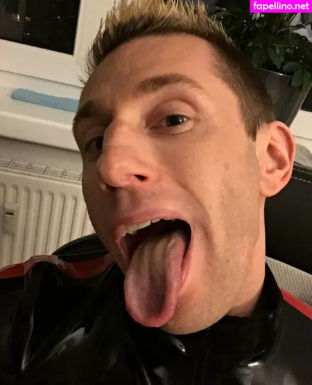 Rubberskaterboy OnlyFans Thumbnail #qSydEmYU81