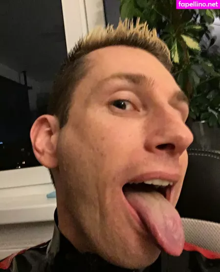 Rubberskaterboy OnlyFans Thumbnail #x9yVEYaWck