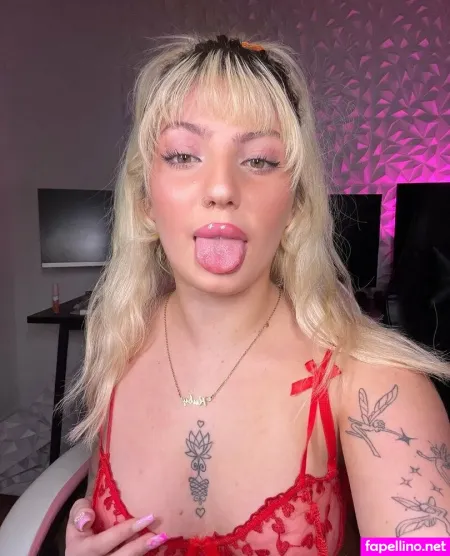 Rubirhoades OnlyFans Thumbnail #f9kaKZTPPJ