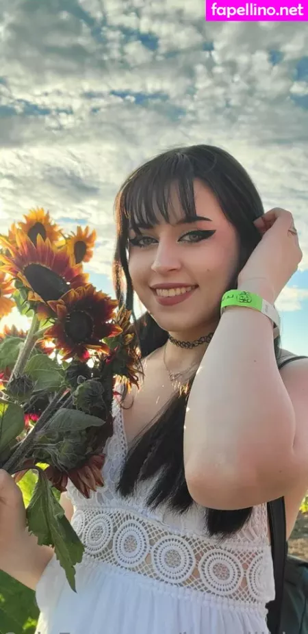 Rue Hernandez OnlyFans Thumbnail #uak4dgy1k2