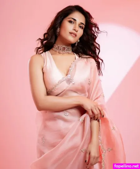 Ruhani Sharma OnlyFans Thumbnail #4QU1BDlkza