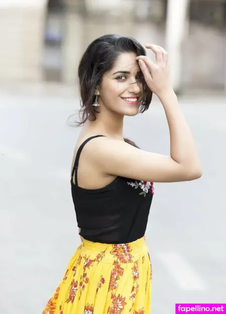 Ruhani Sharma Main Profile Photo