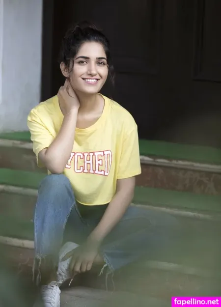 Ruhani Sharma OnlyFans Thumbnail #voDycwq3b7