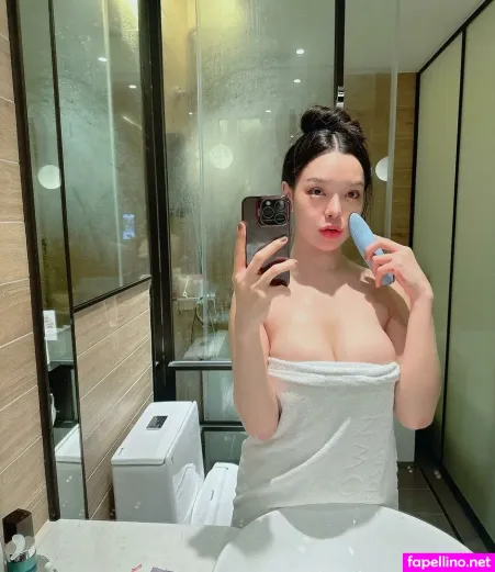 Rungarun Kunlawong OnlyFans Thumbnail #IMK7IFVTnB