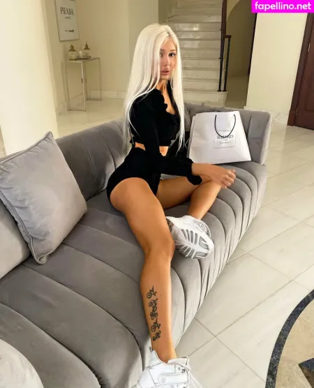 Russianblondedolly OnlyFans Thumbnail #2WbAAe95bU